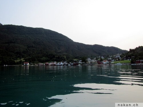 Nager dans un fjord