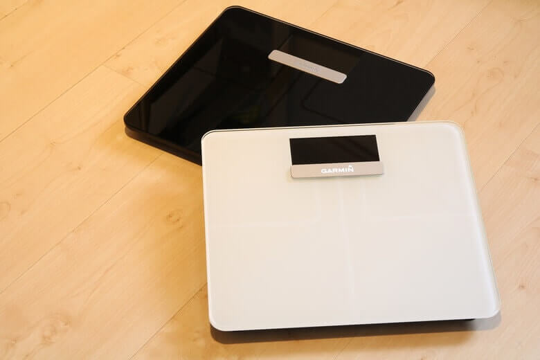 La balance connectée Garmin Index Smart Scale testée de fond en comble