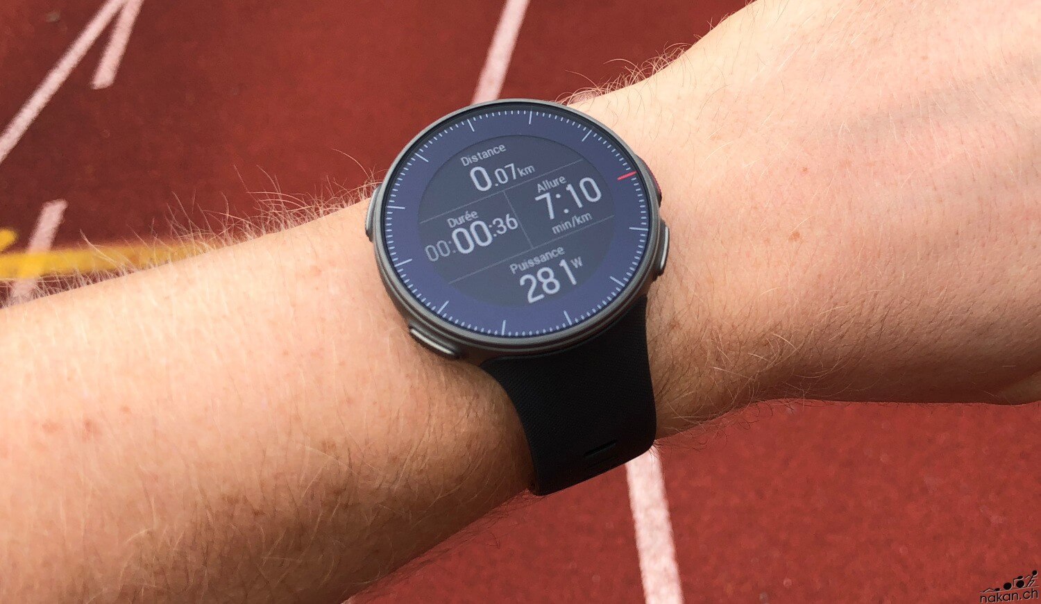 Tout savoir sur la montre multisport Polar Vantage V nakan.ch