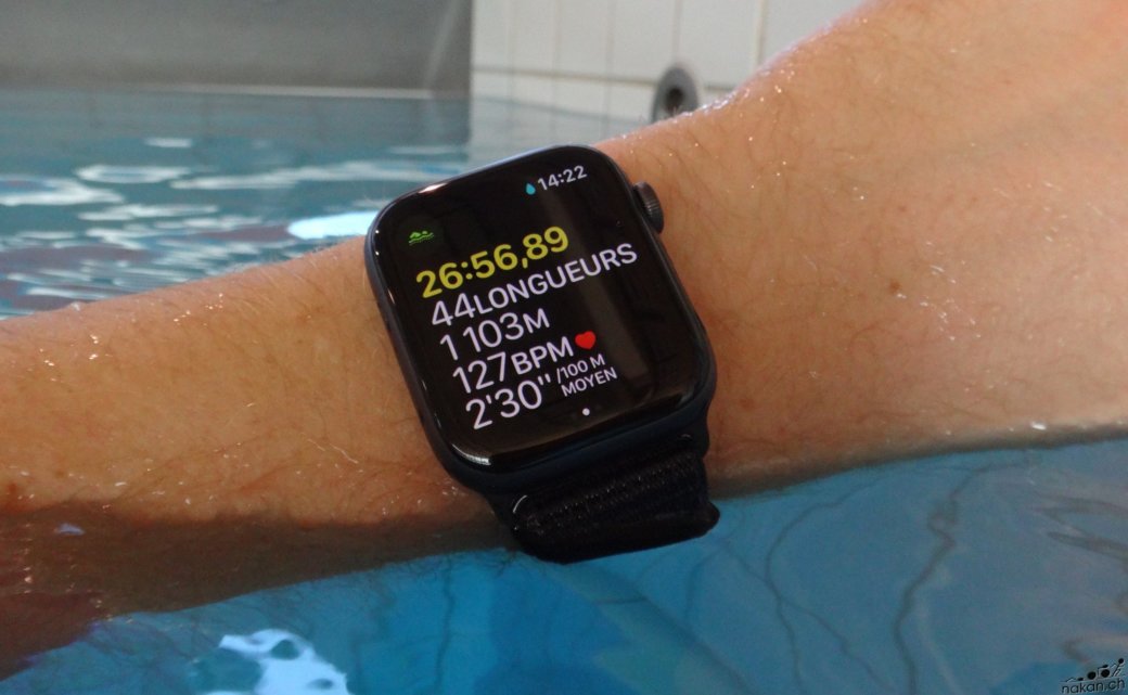apple watch series 4 swimming pool