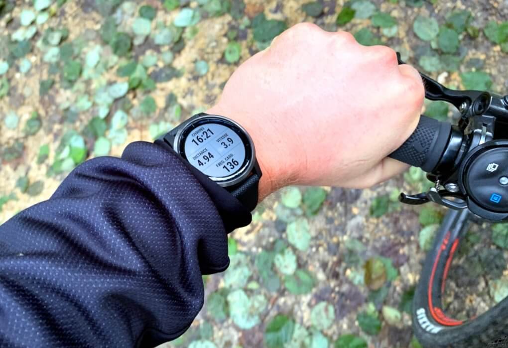 Test Garmin Vivoactive 4 : une montre de sport sobre et efficace - Les  Numériques