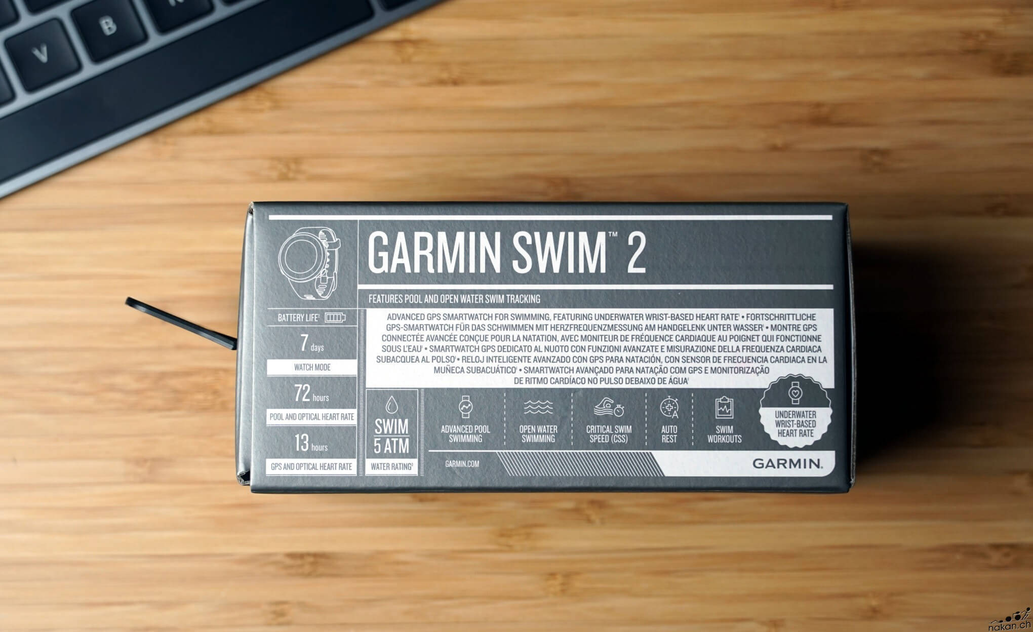 Garmin Swim 2, montre connectée GPS de natation pour piscine et eau libre,  fréquence cardiaque sous-marine, enregistre la distance, le rythme, le  nombre de coups et le type, blanc 