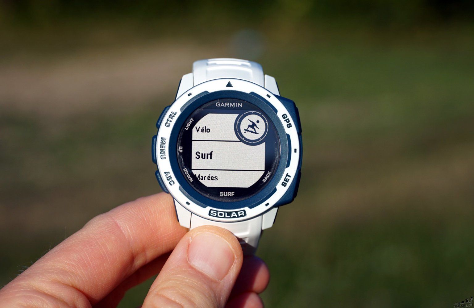 instinct solar surf garmin