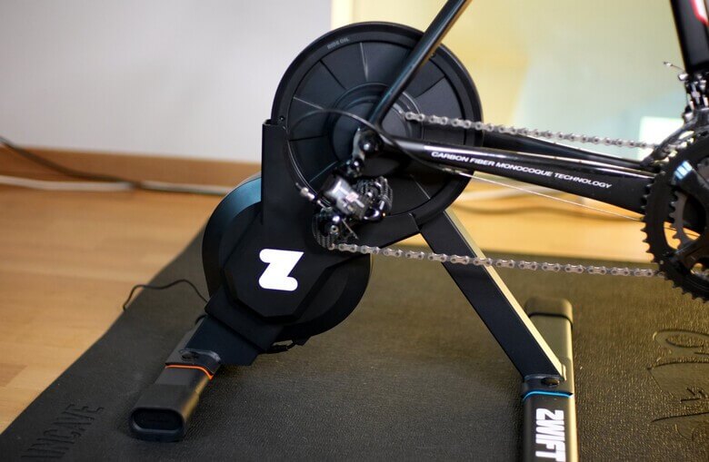 Le smart trainer Zwift Hub One testé de fond en comble